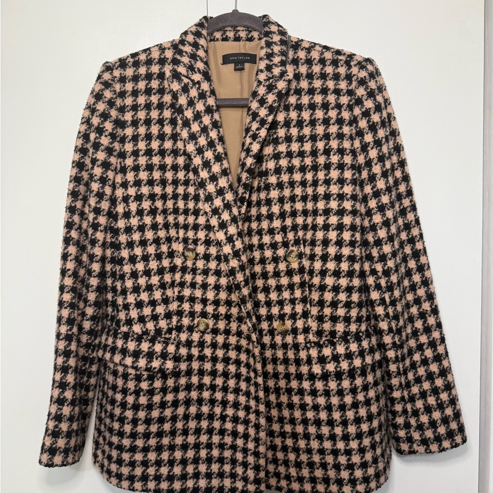 Chic Ann Taylor Women's Tweed Blazer in Black and Blush Pink Houndstooth